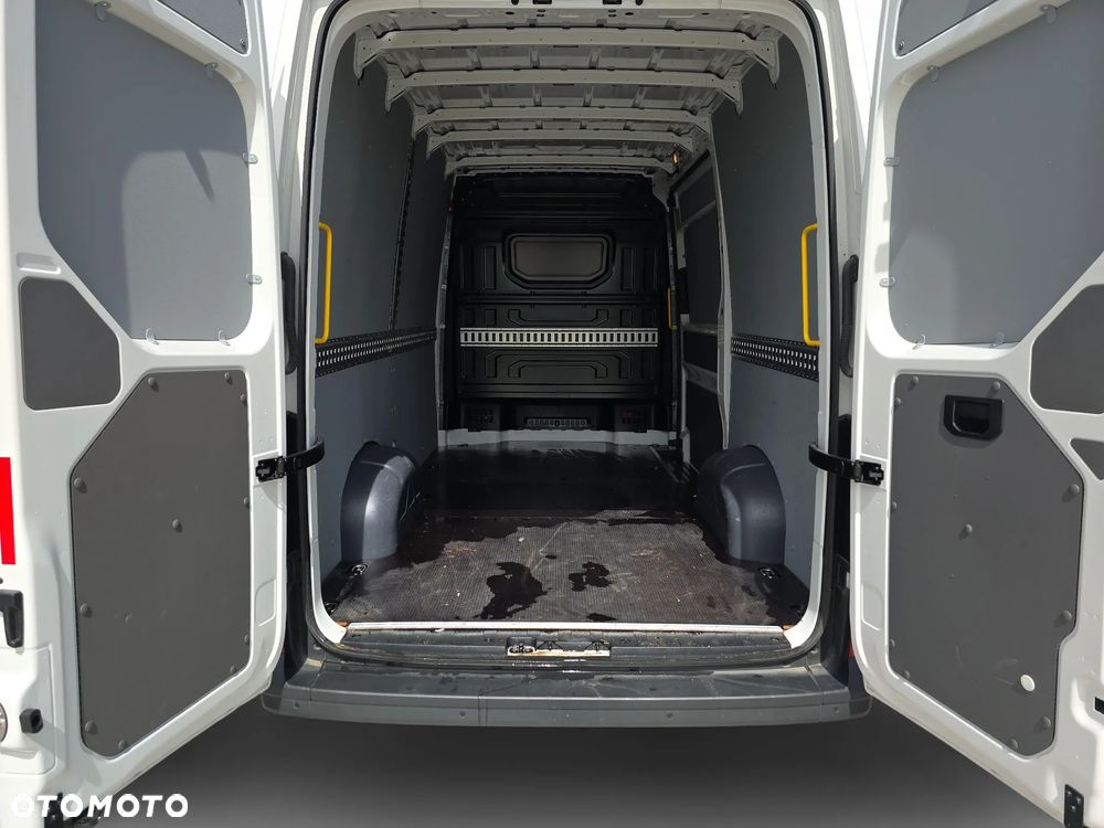 Volkswagen Crafter 35 BiTDI (9,9m3) - 12