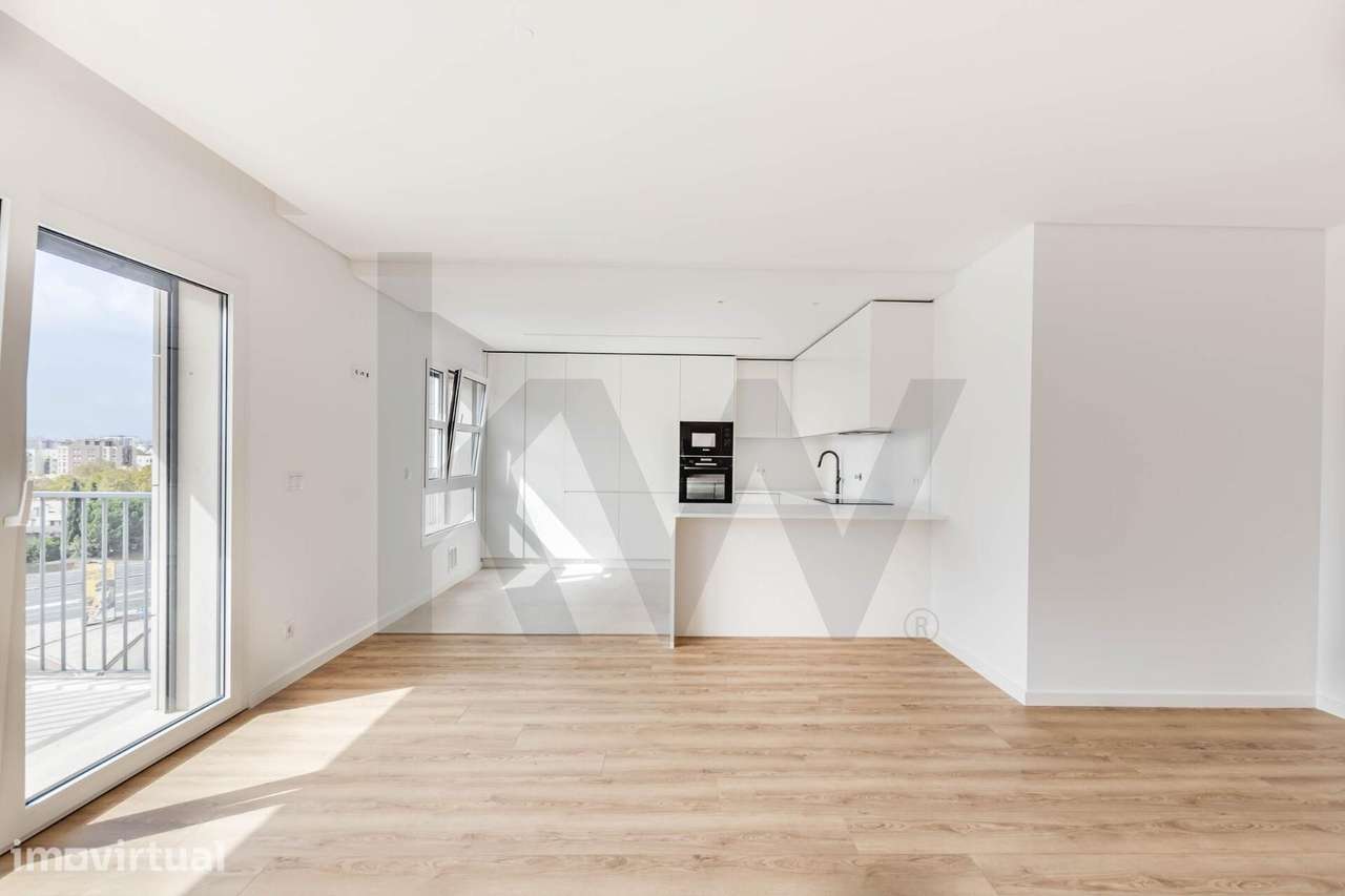 Apartamento T2 NOVO | 136 m2 ABP | VARANDA | 2 PARQUEAMENTOS | ALVALAD - Grande imagem: 3/28