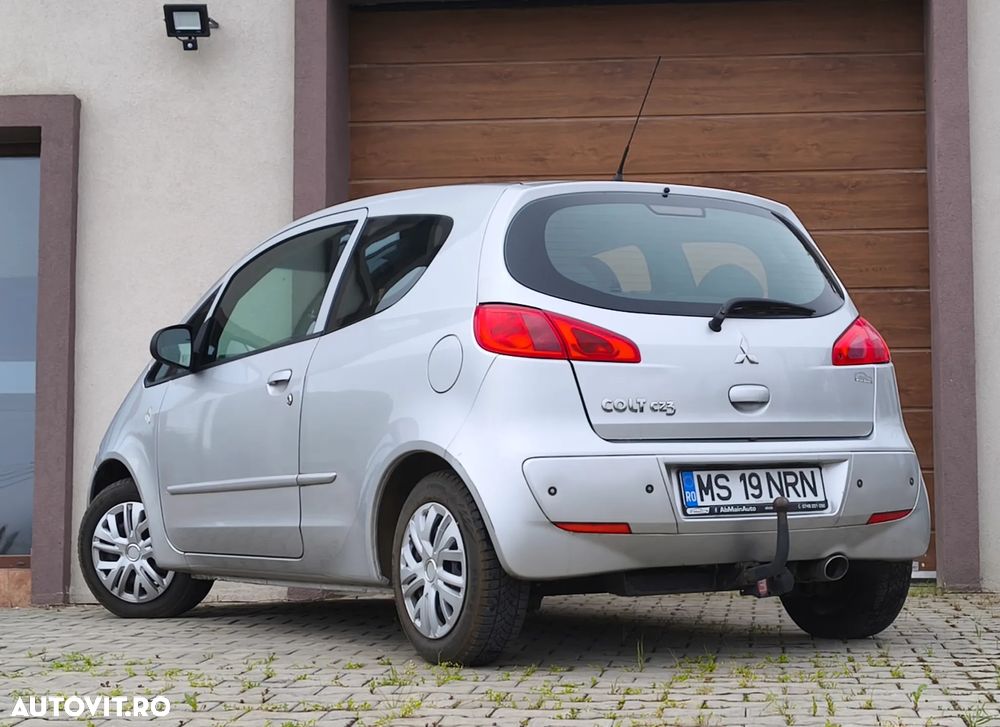 Mitsubishi Colt - 4