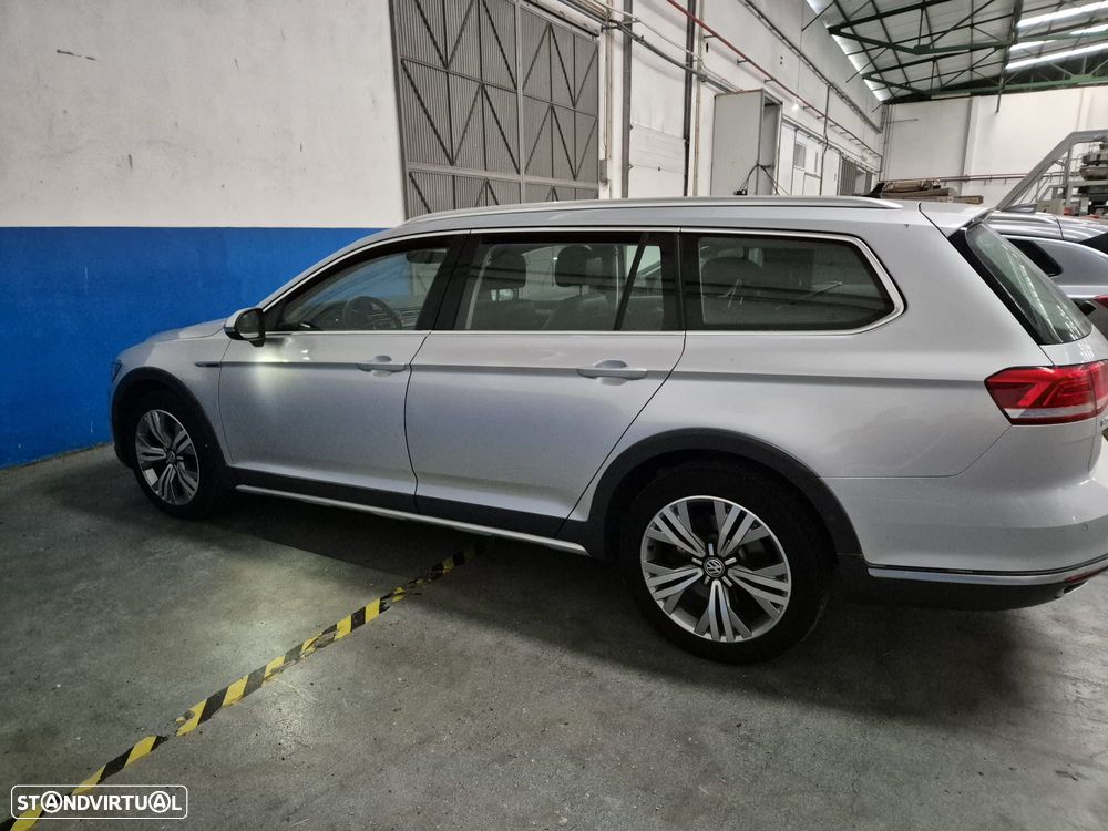 VW Passat Variant 2.0 TDI R-Line DSG 4Motion - 5