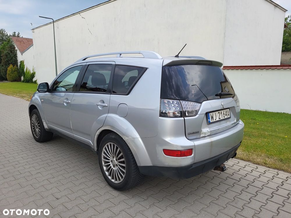 Mitsubishi Outlander 2.0 DID Instyle - 3