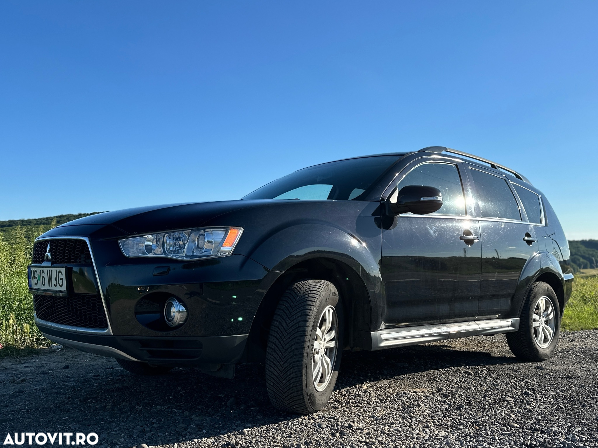 Mitsubishi Outlander - 8