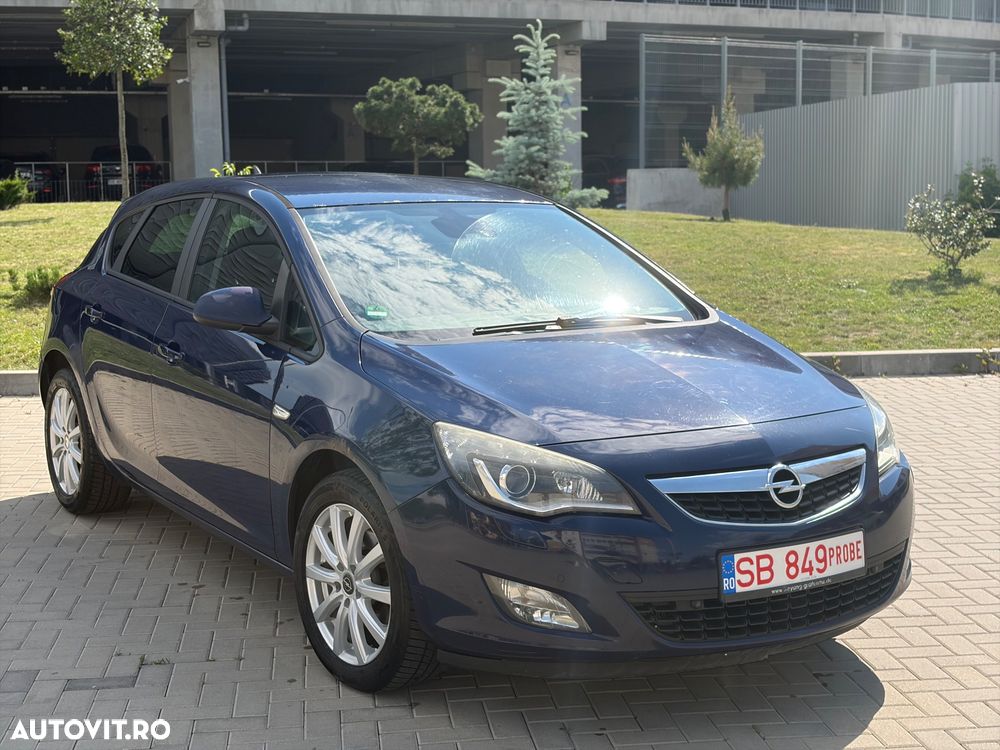 Opel Astra 2.0 CDTI DPF Automatik Exklusiv - 2