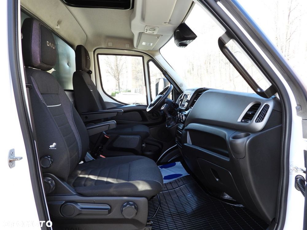 Iveco DAILY 70C18 PLANDEKA WINDA 16 PALET WEBASTO TEMPOMAT NAWIGACJA LEDY PNEUMATYKA AUTOMAT HI-MATIC BLIŹNIACZE KOŁA KLIMATYZACJA  180KM - 38