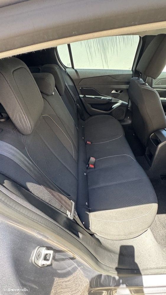 Peugeot 308 1.2 PureTech Allure EAT8 - 13