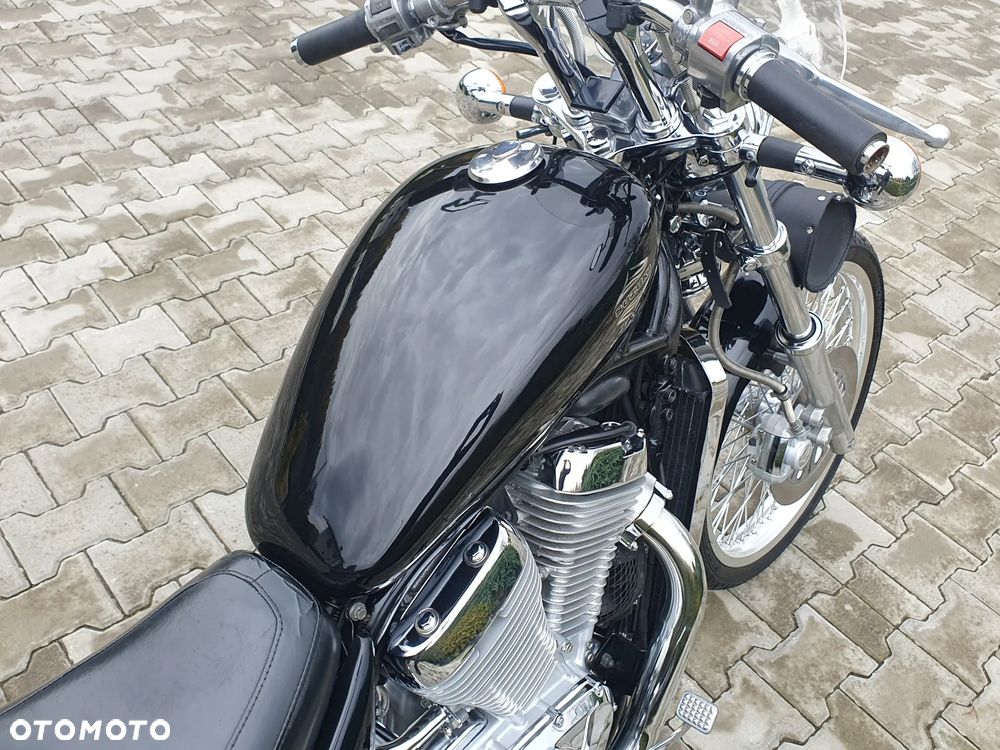 Suzuki Intruder - 31