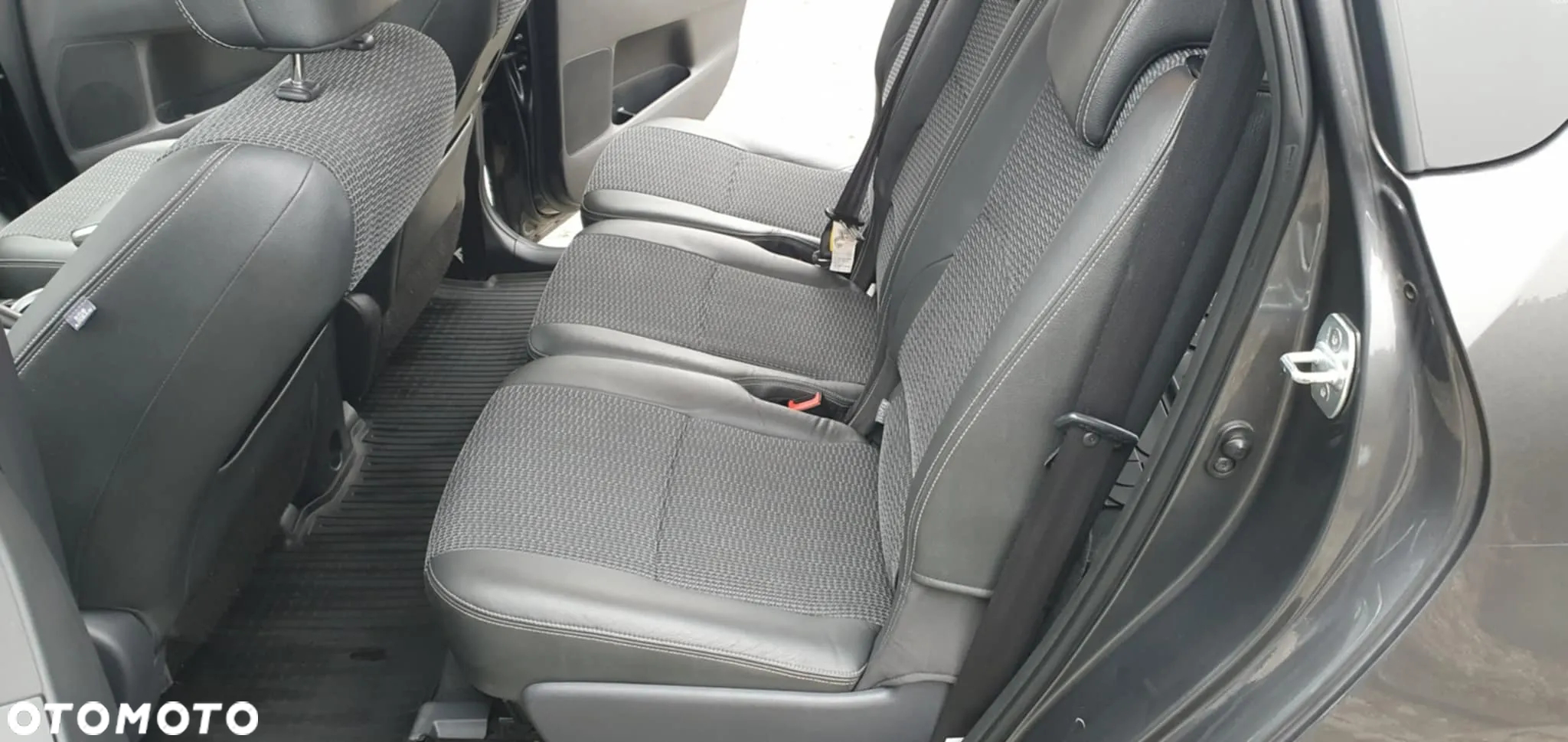 Toyota Verso 1.8 Premium 7os EU6 - 29