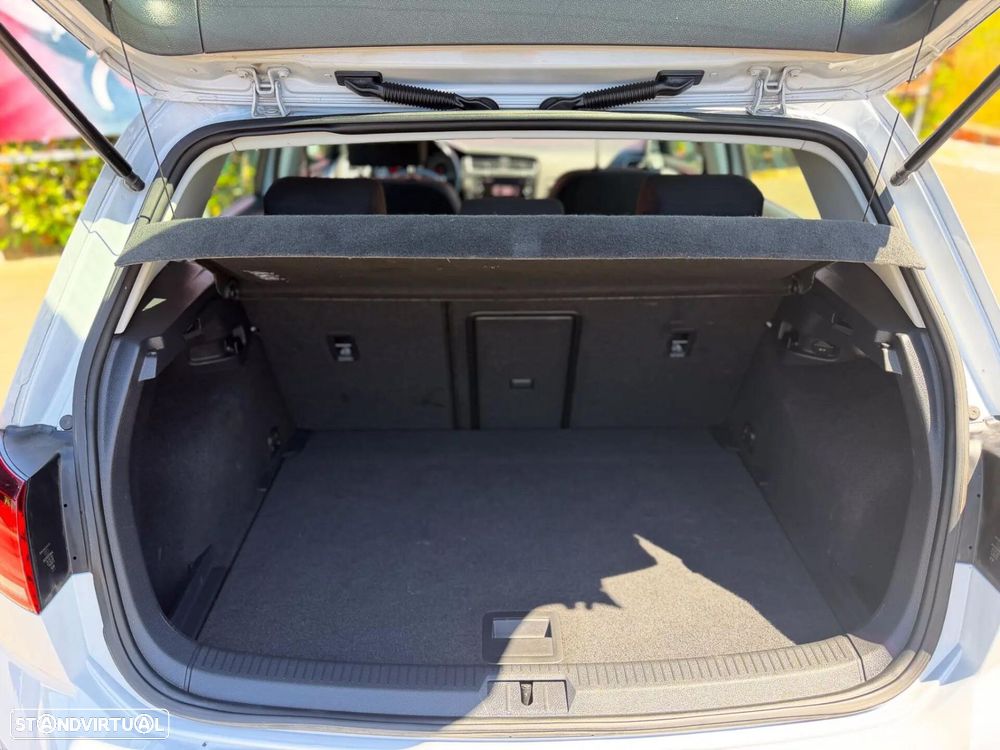 VW Golf 1.6 TDI Confortline - 13