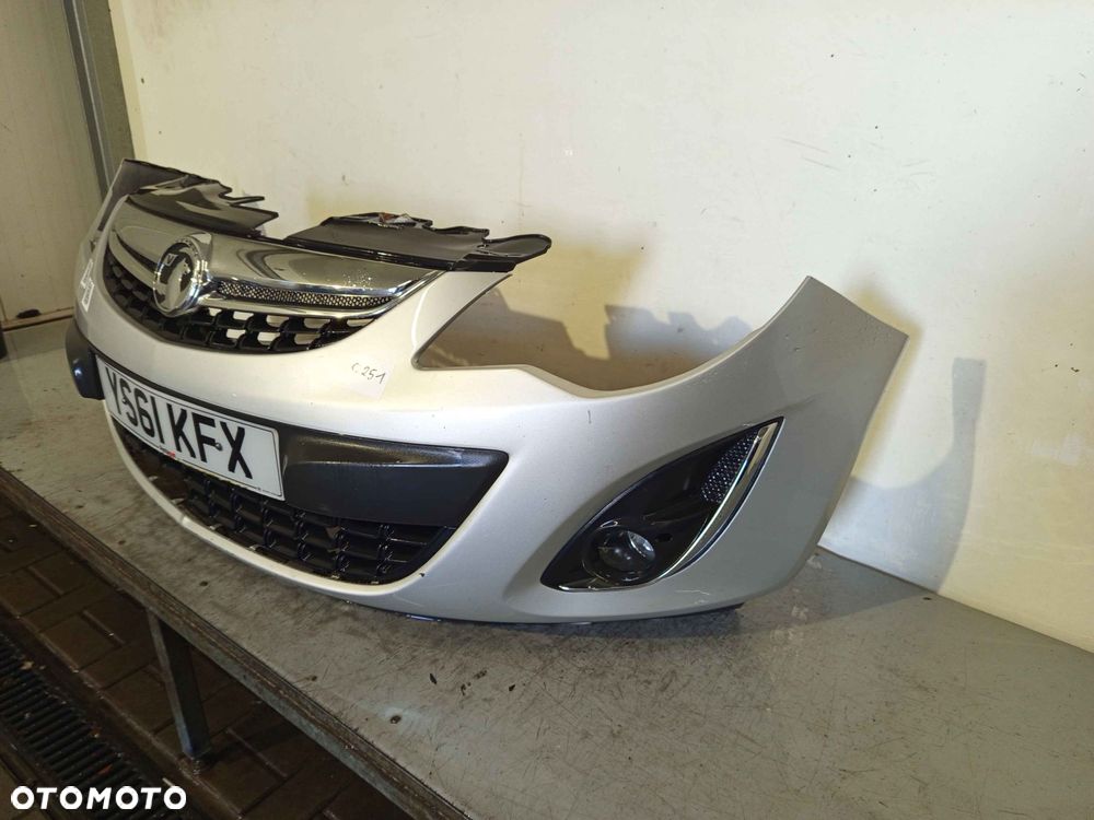 ^ ZDERZAK PRZÓD PRZEDNI OPEL CORSA D LIFT FL Z176 SREBRNY HALOGENY - 2