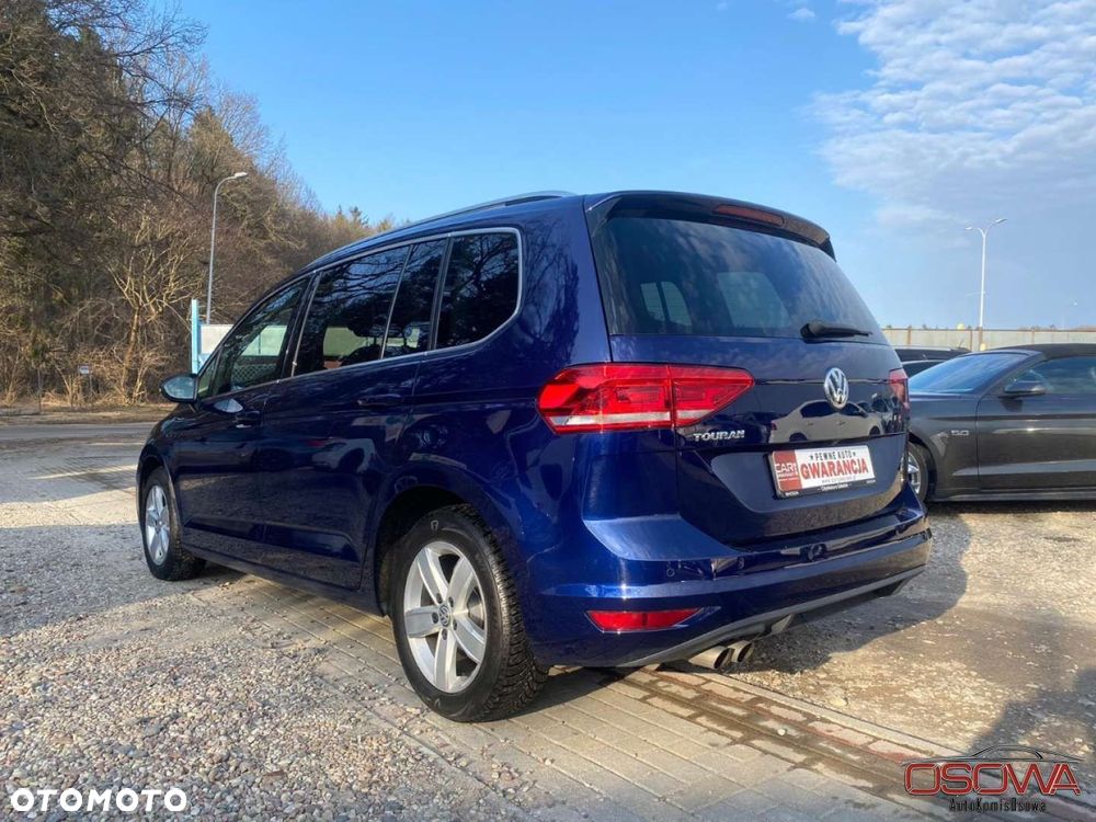 Volkswagen Touran - 10