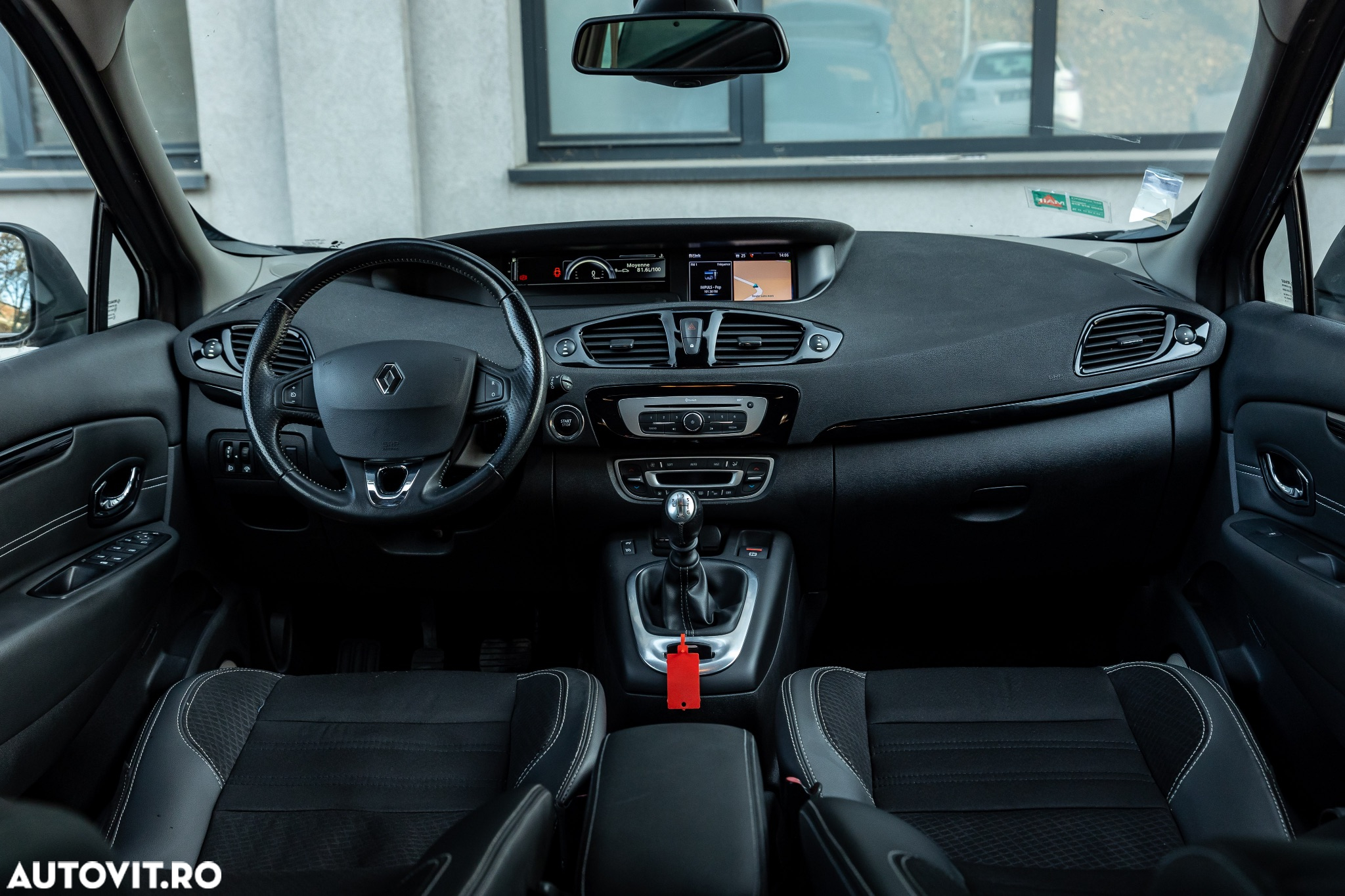 Renault Scenic ENERGY TCe 130 BOSE EDITION - 17
