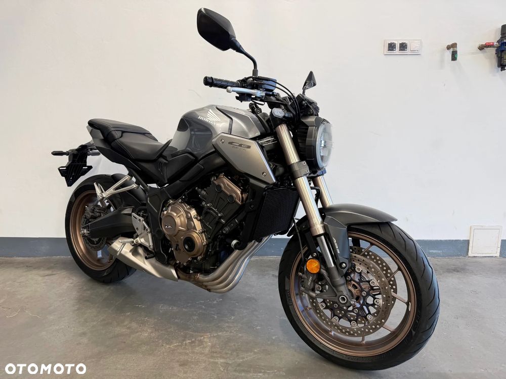 Honda CB - 2