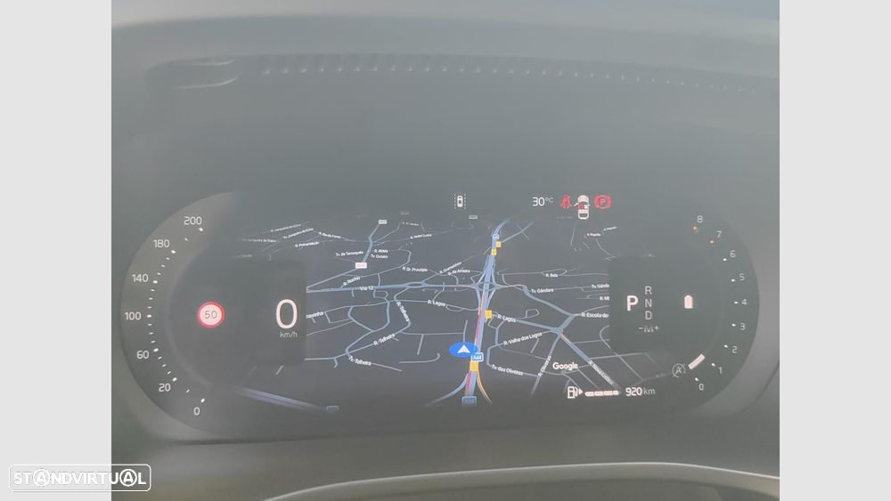Volvo XC 40 2.0 B3 Plus Dark - 18