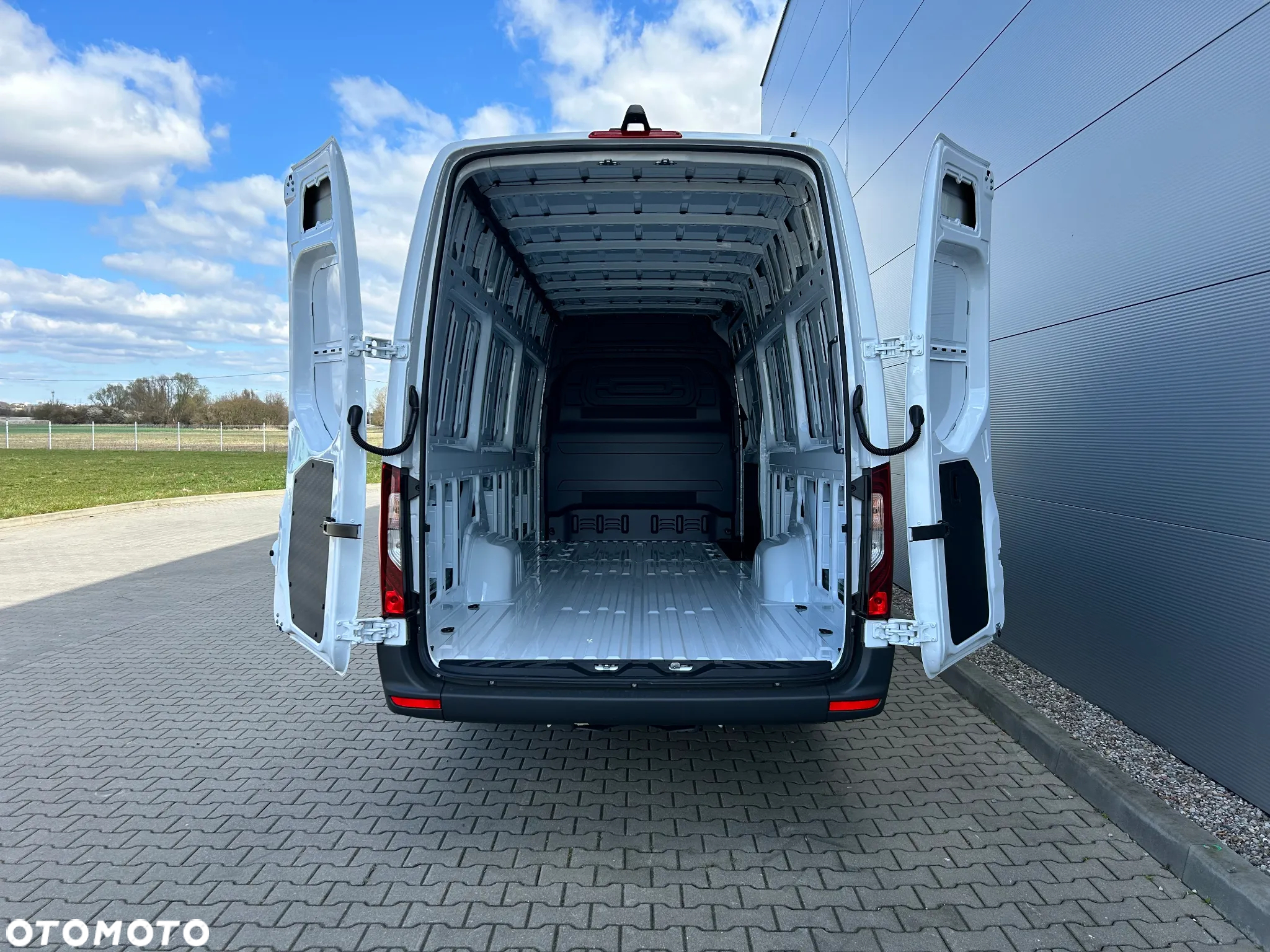 Mercedes-Benz Sprinter 317 Furgon Ekstradługi (L4H2) - 8