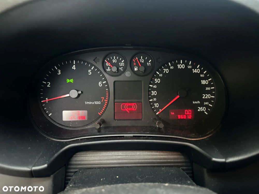 Audi A3 3-drzwiowe 1.8 Attraction - 10