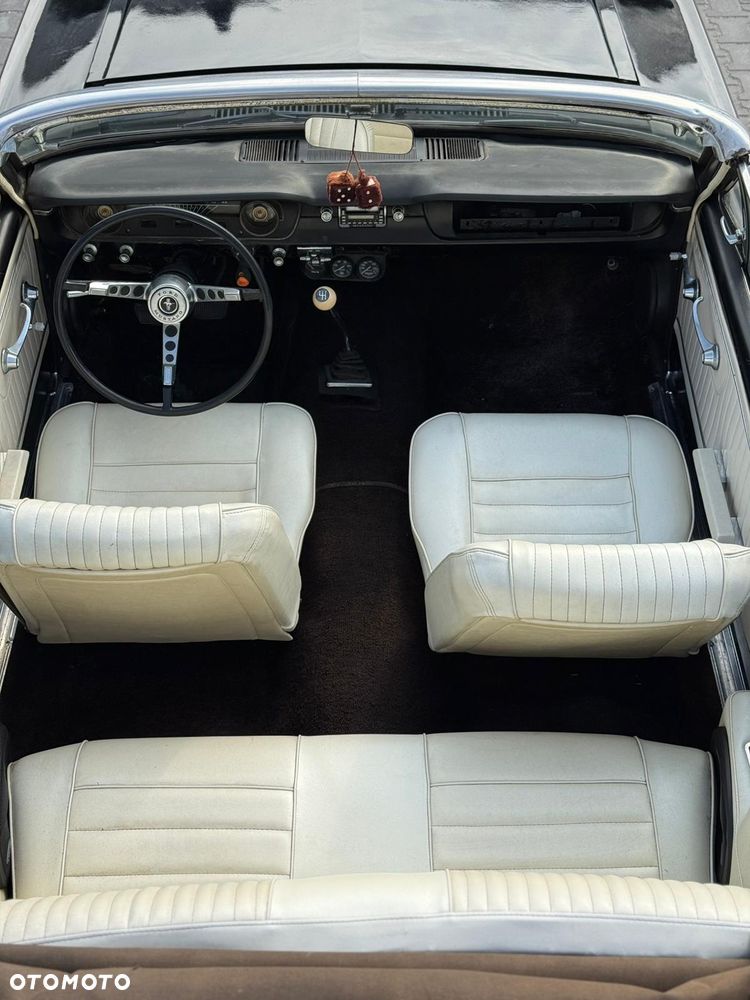 Ford Mustang - 13