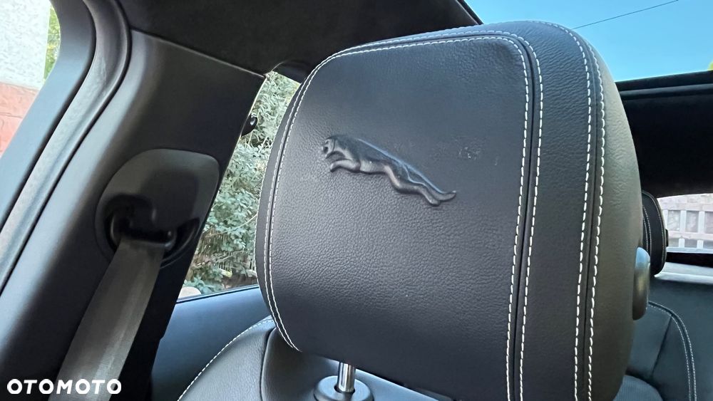 Jaguar E-Pace P300 AWD Sport - 13