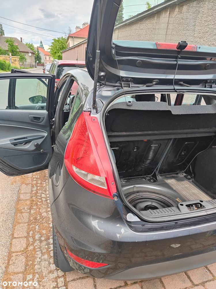 Ford Fiesta 1.4 TDCI - 11