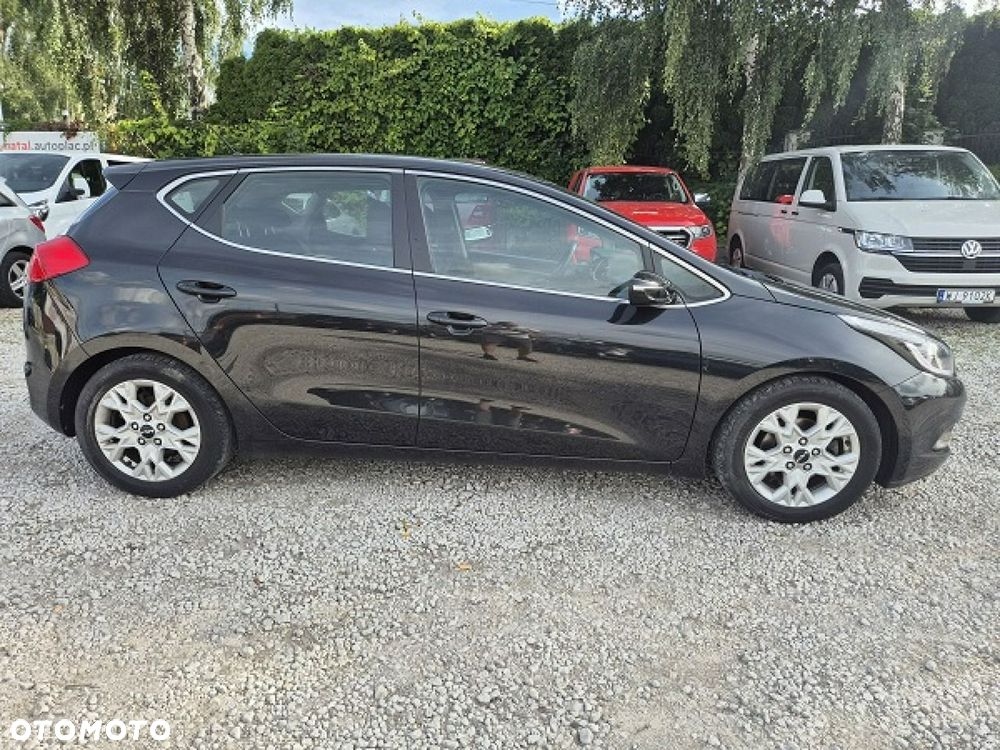 Kia Ceed - 16
