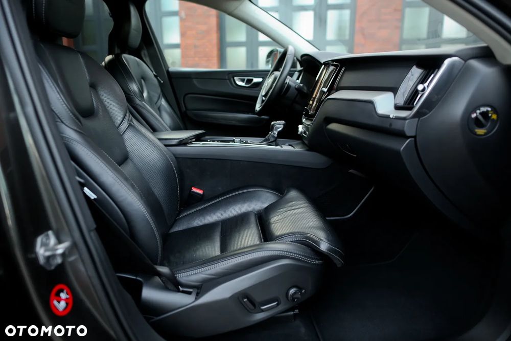 Volvo XC 60 D5 AWD Geartronic Inscription - 23