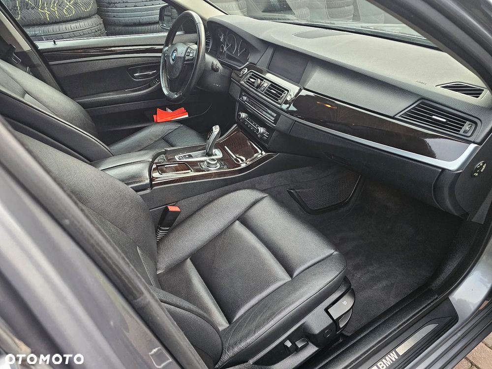 BMW Seria 5 530d xDrive Sport-Aut Modern Line - 9