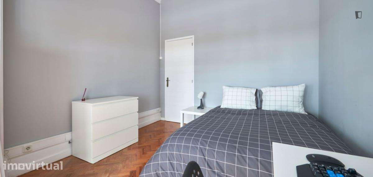 Quarto - localizado em Saldanha Lisbon - Grande imagem: 4/12