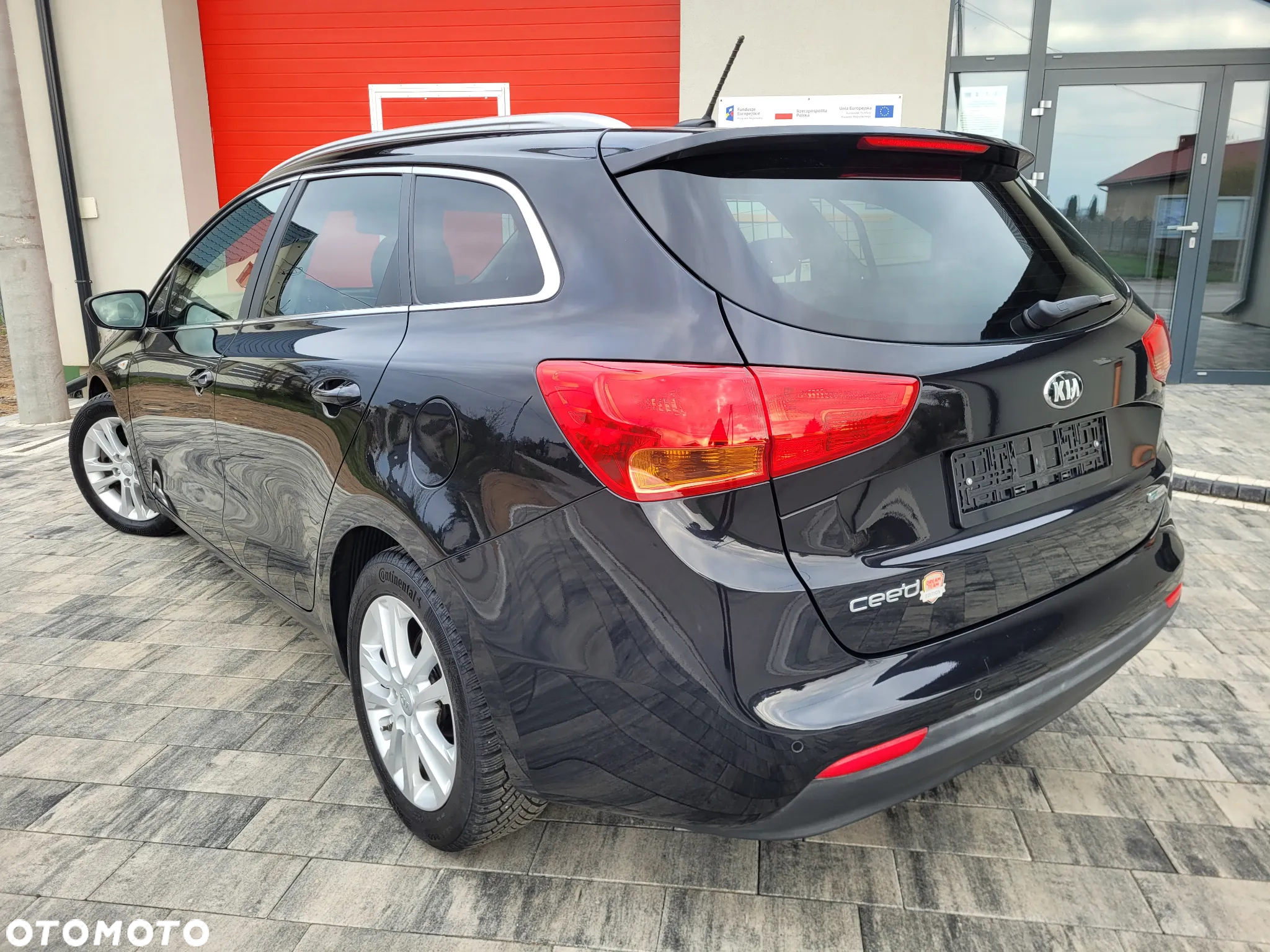 Kia Ceed 1.6 CRDi 128 ISG SW Dream Team Edition - 12