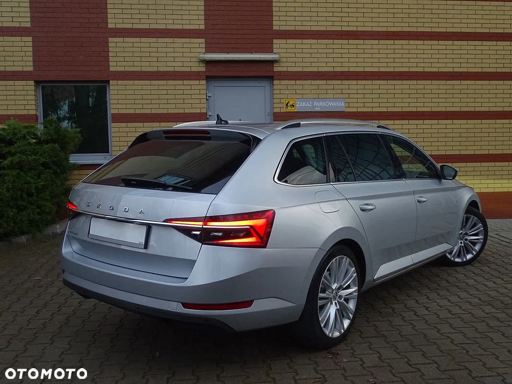 Skoda Superb 2.0 TDI SCR Style DSG - 4