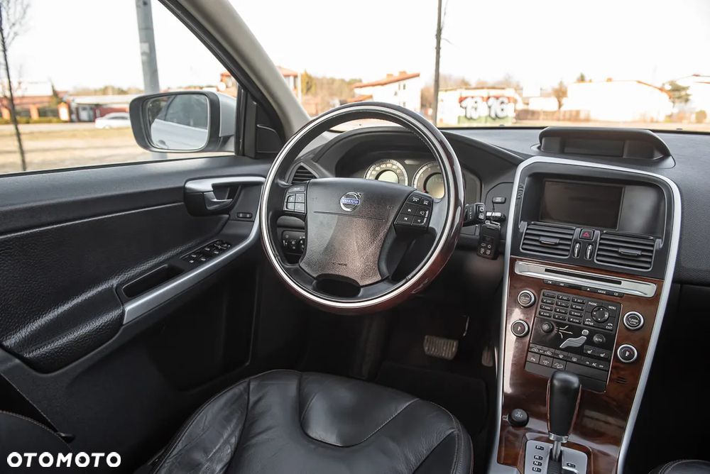 Volvo XC 60 T6 AWD Momentum - 25