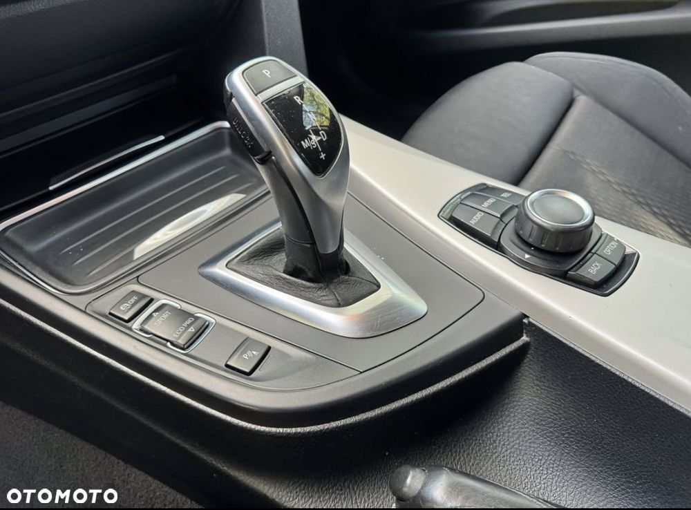BMW 3GT 320d Sport Line - 8