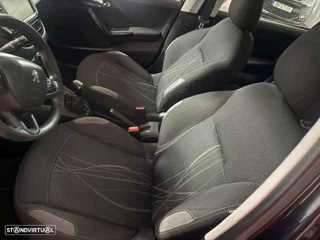 Peugeot 208 1.2 PureTech Access - 42
