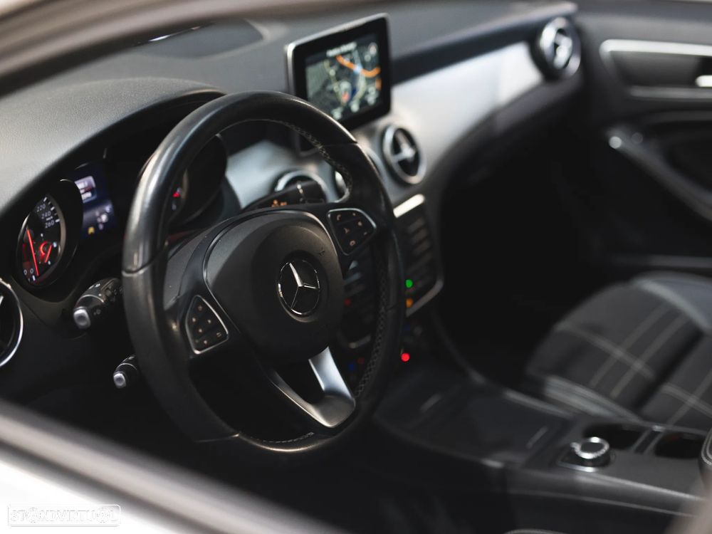 Mercedes-Benz GLA 180 (CDI) d 7G-DCT Urban - 13