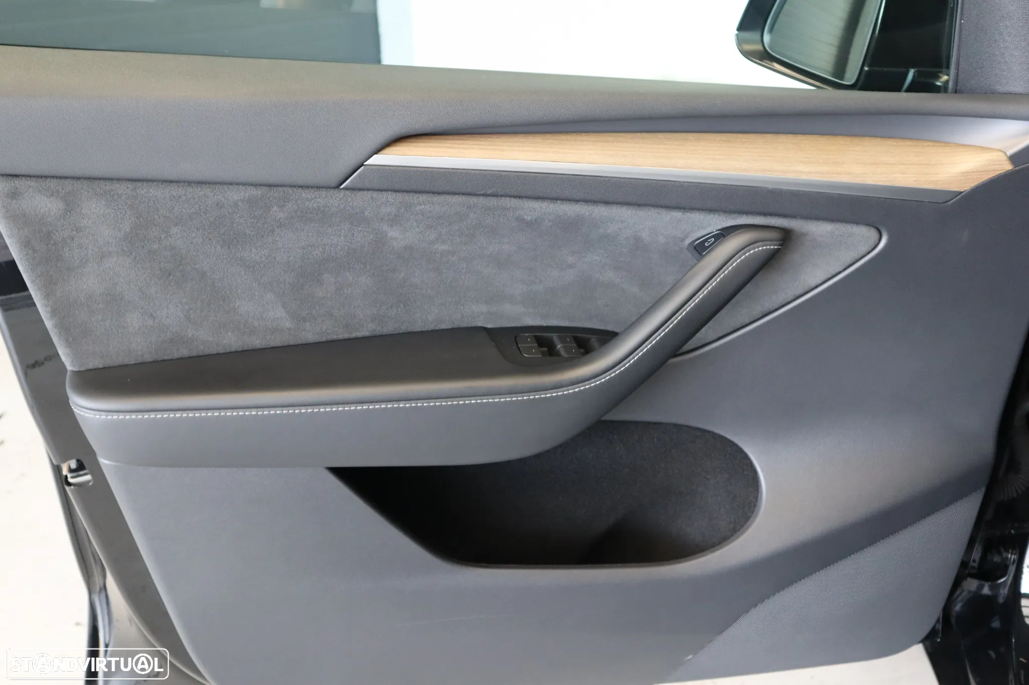 Tesla Model Y RWD - 15