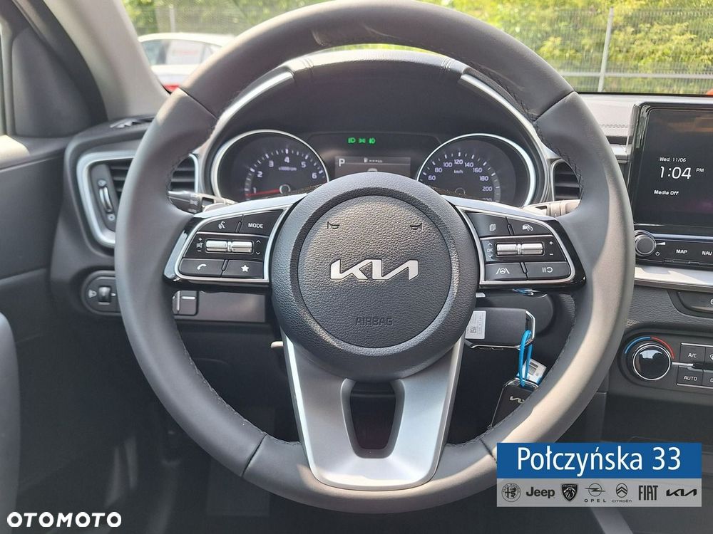 Kia Ceed - 11
