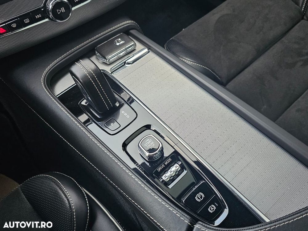 Volvo XC 90 B5 D AWD Geartronic RDesign - 32