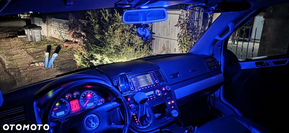 Volkswagen Multivan - 5