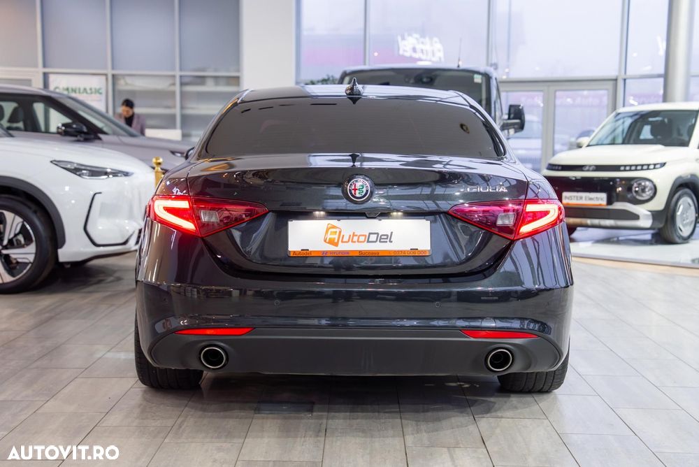 Alfa Romeo Giulia 2.2 Diesel AT8 Super - 9