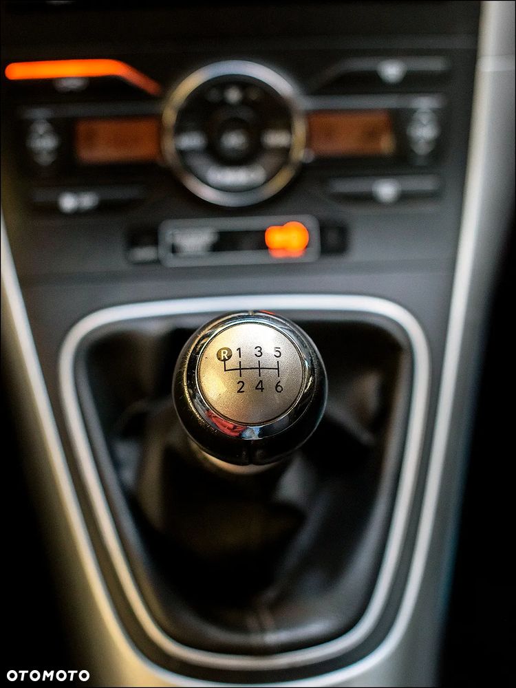Toyota Auris - 24