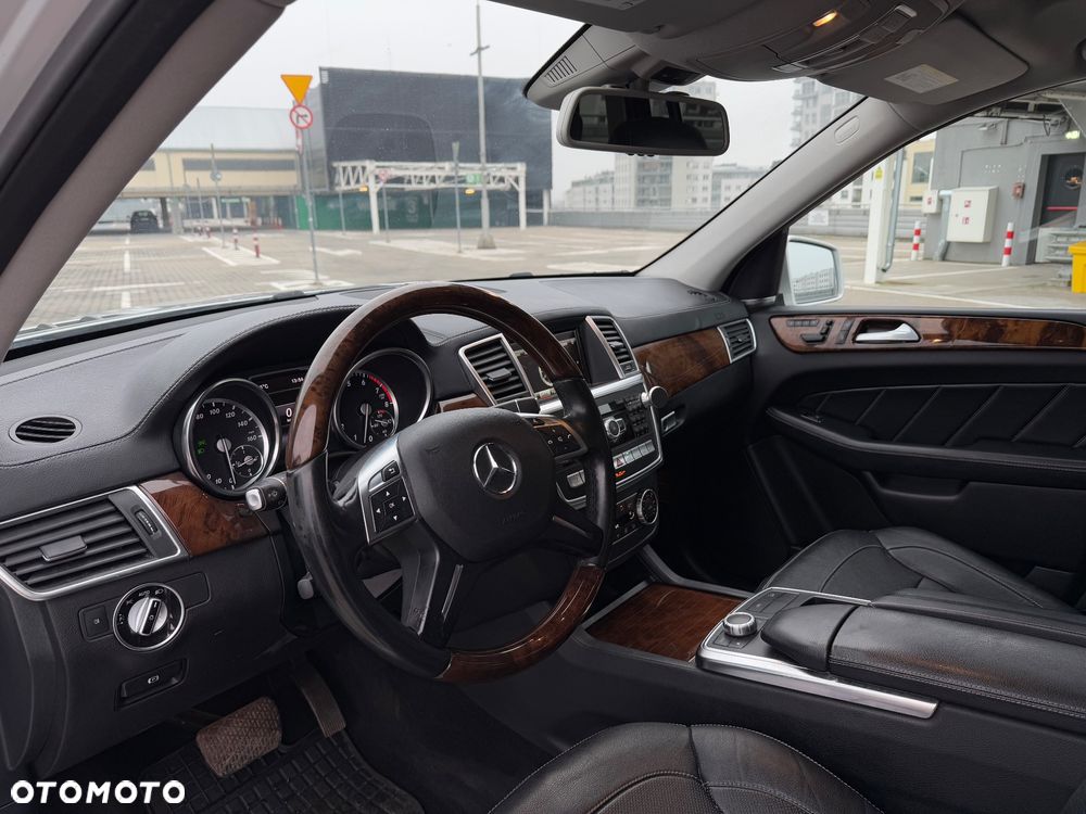 Mercedes-Benz GL - 17