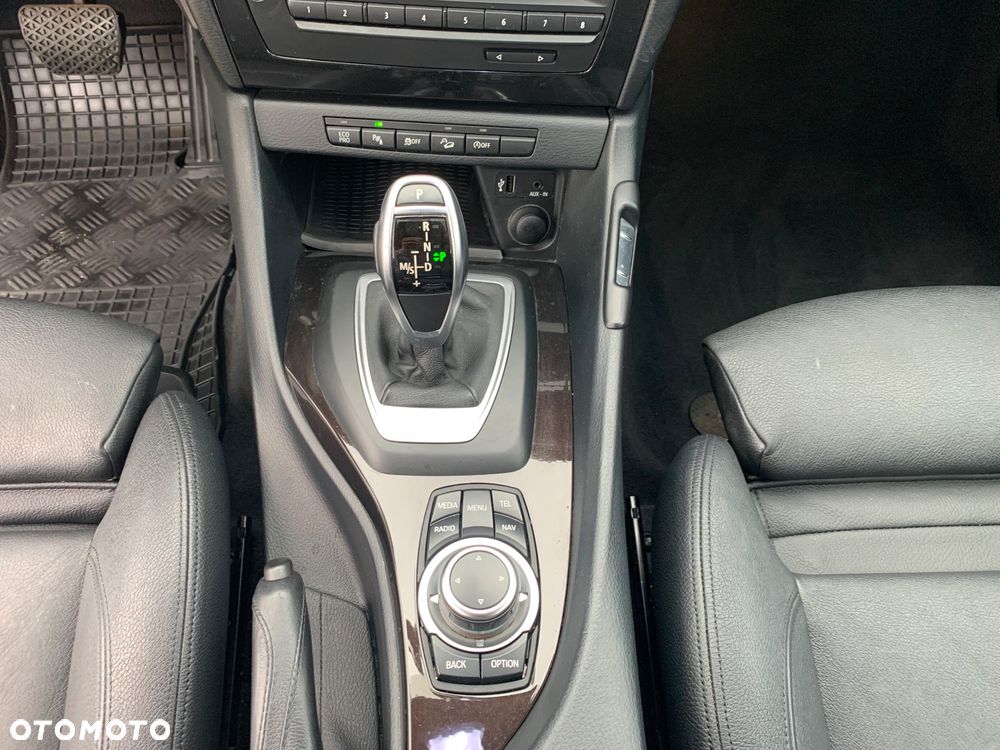 BMW X1 xDrive20d Sport Line - 23