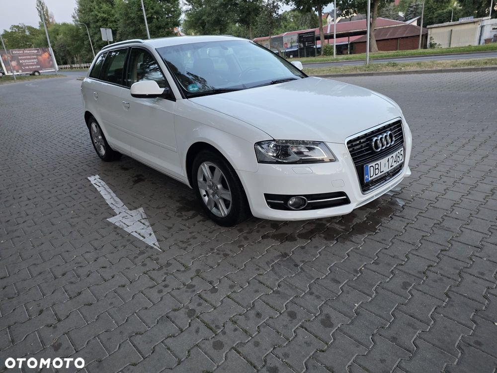 Audi A3 Sportback 1.6 TDI DPF Attraction - 2