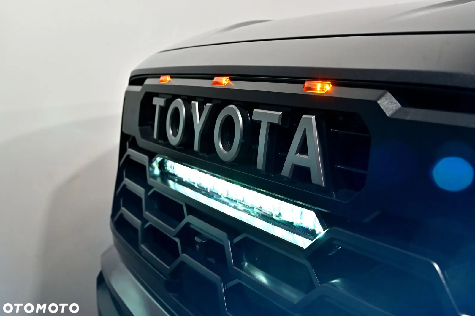 Toyota Sequoia - 8