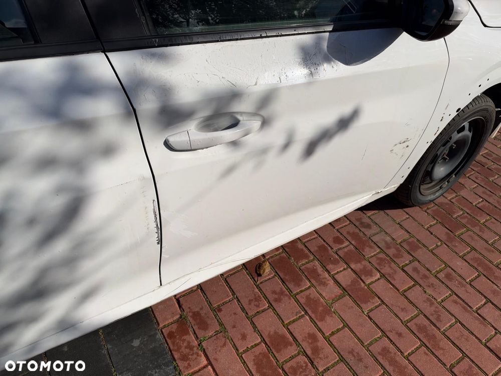 Peugeot 208 - 27