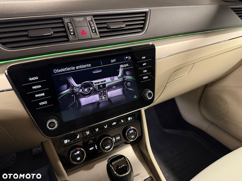 Skoda Superb 2.0 TDI 4x4 DSG Style - 36
