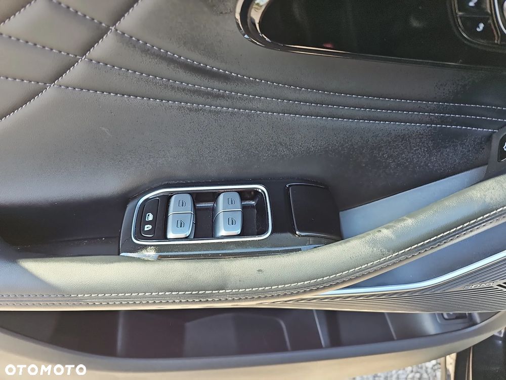 Omoda 9 1.5 Super Hybrid Exclusive AWD - 13
