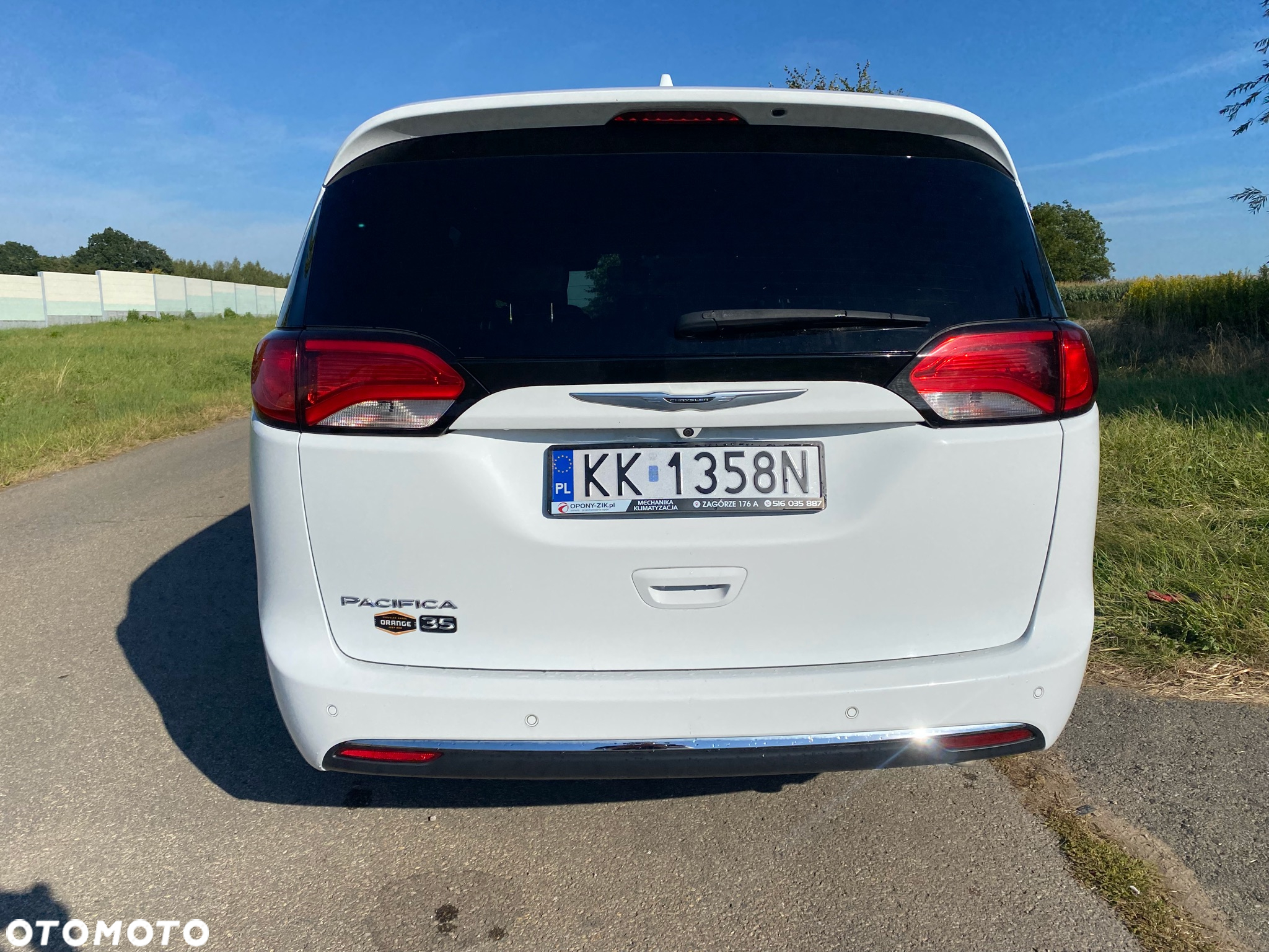 Chrysler Pacifica - 3