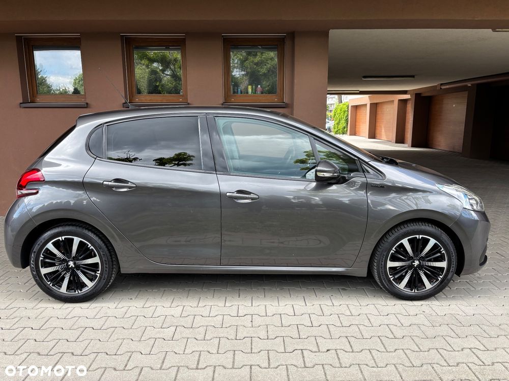 Peugeot 208 1.2 VTi Allure - 19
