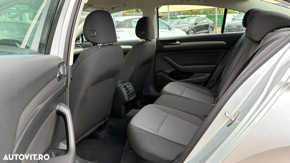 Volkswagen Passat - 26