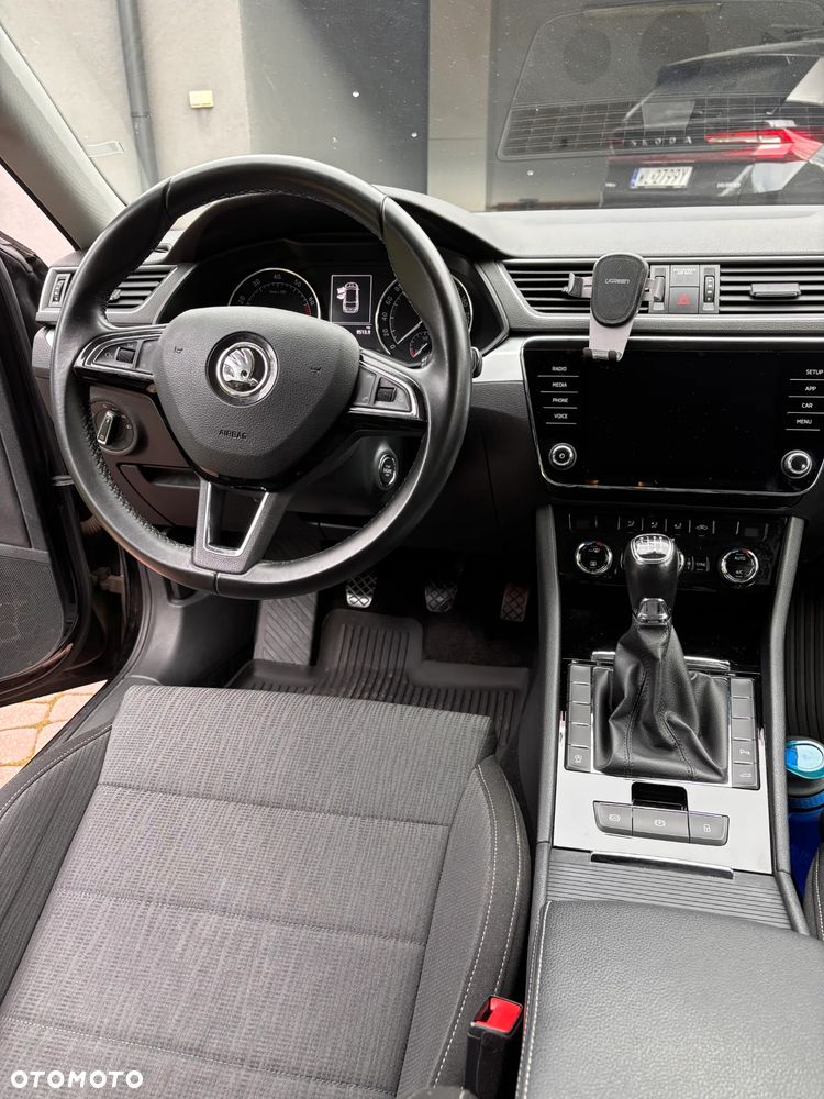 Skoda Superb 2017 photo 4