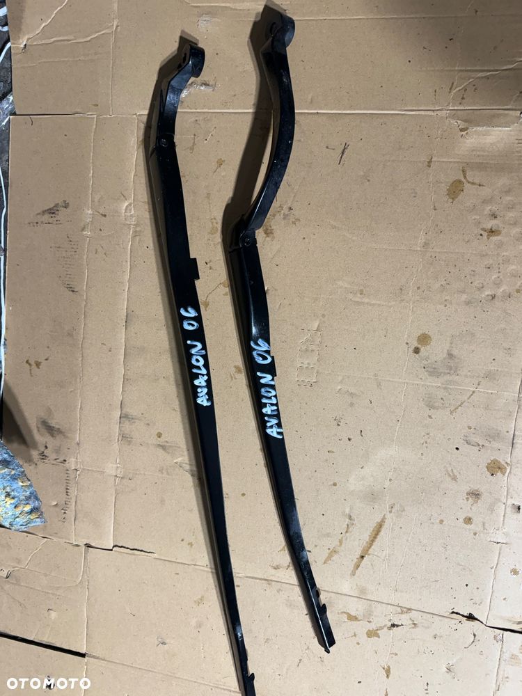 Ramiona wycieraczek Toyota Avalon 06r. - 1